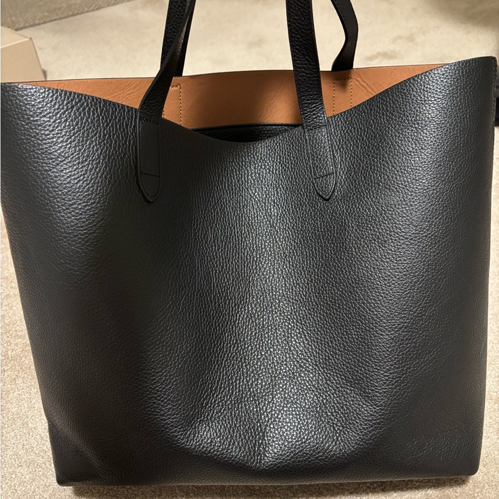 Cuyana Classic Black  Tote Bag